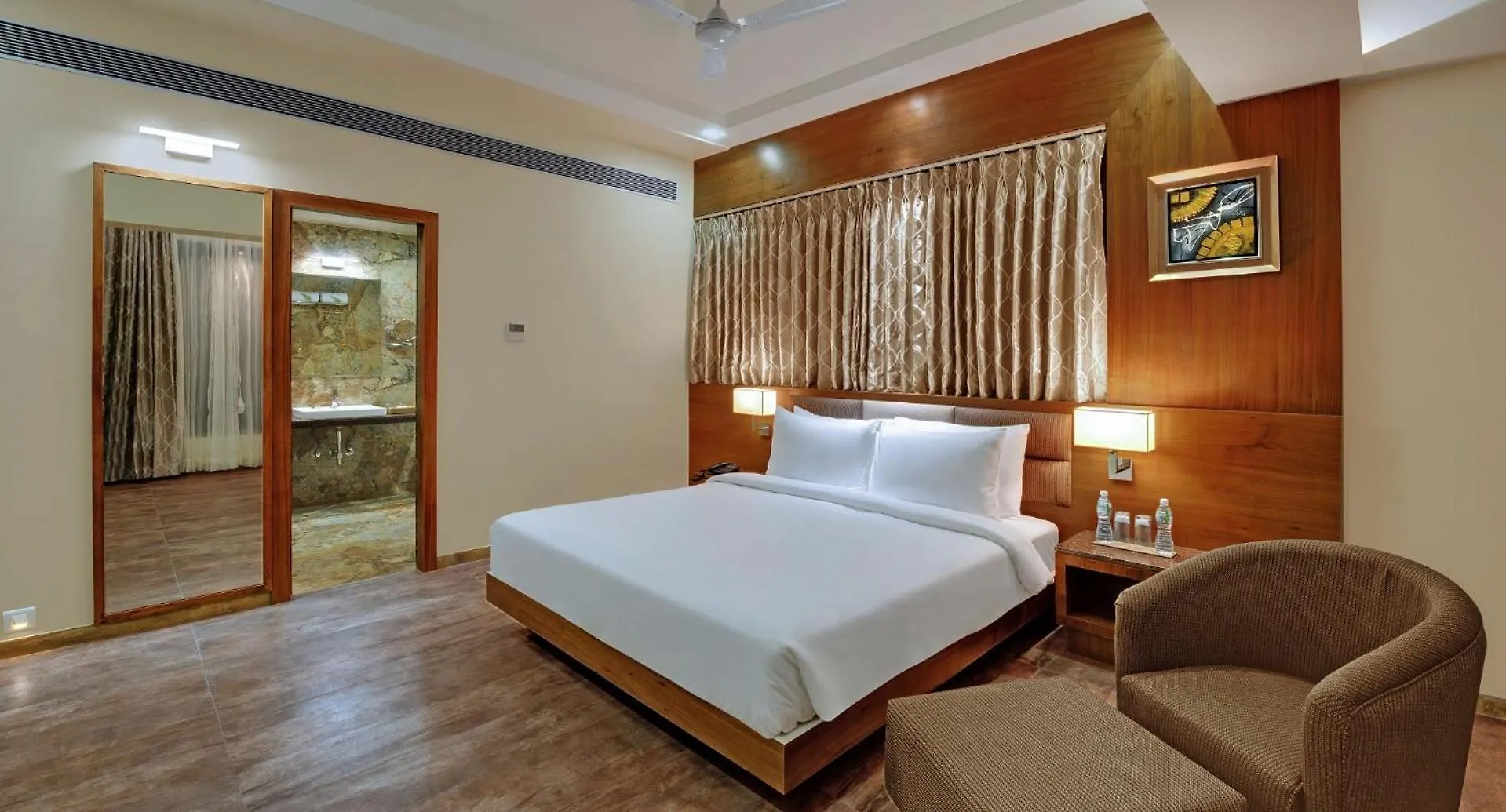 Hotel Pacefic Suites Near Delhi Airport New Delhi