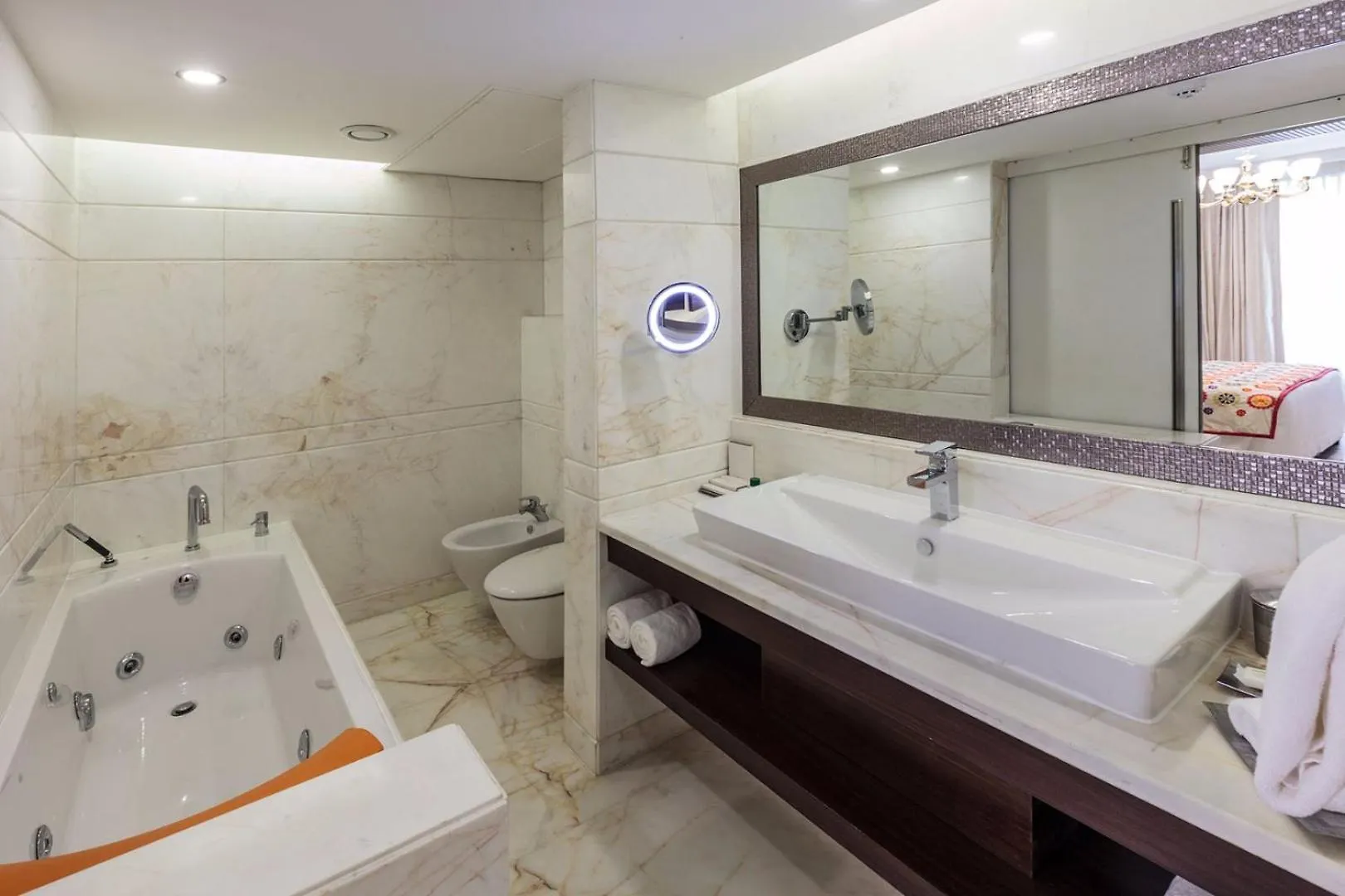 Hotel Pacefic Suites Near Delhi Airport New Delhi