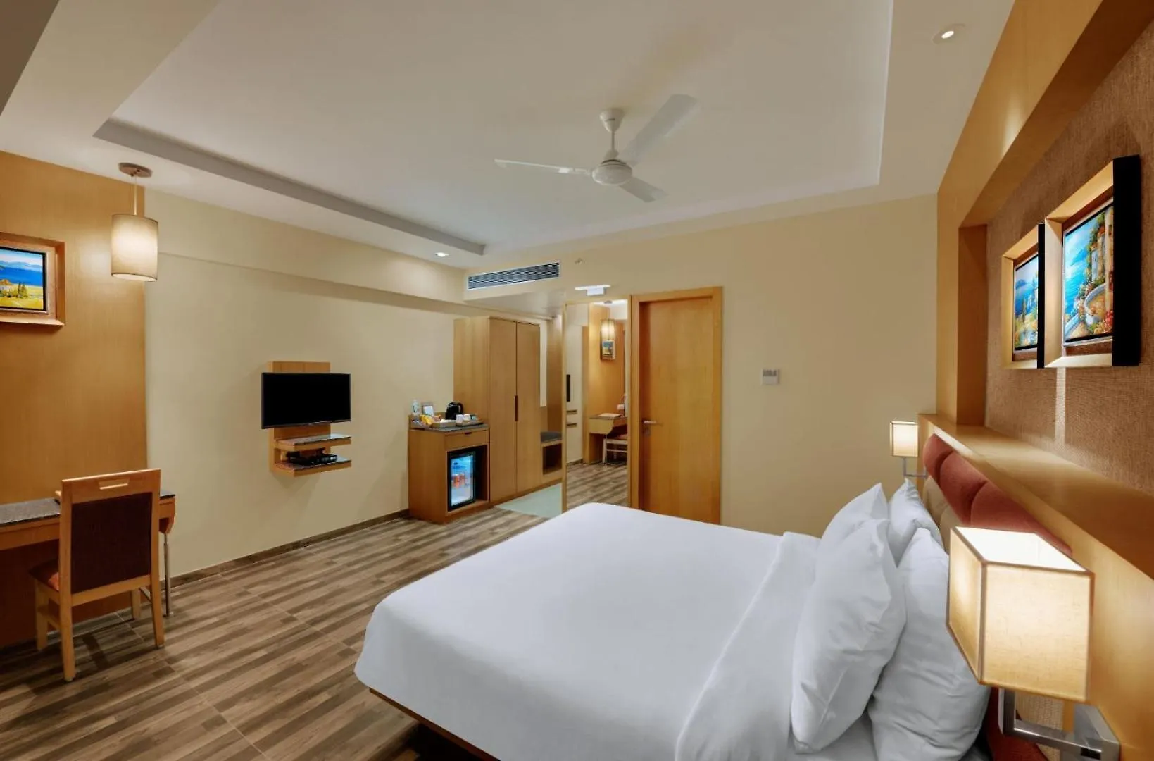 Hotel Pacefic Suites Near Delhi Airport New Delhi 4*,